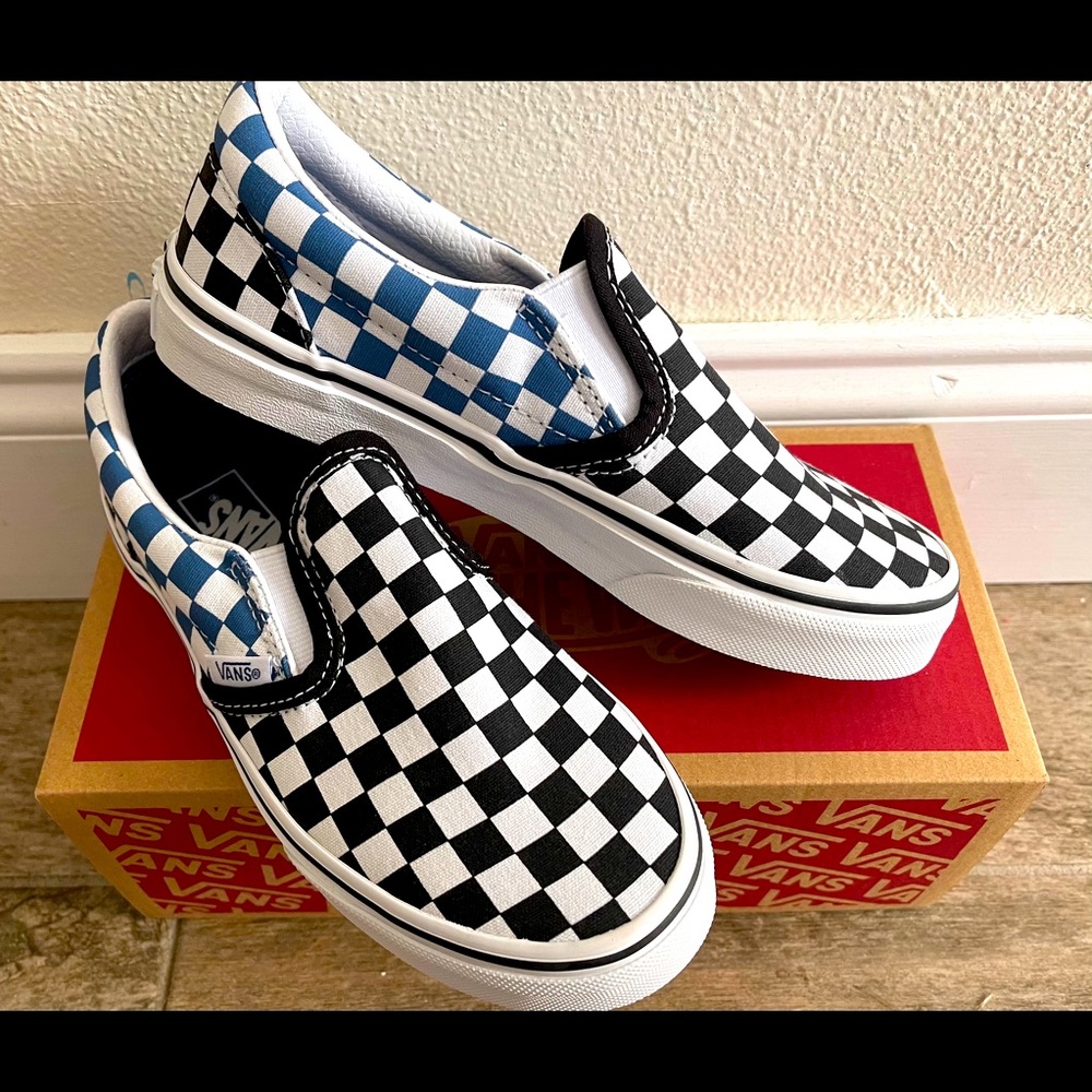NWOT vans boys size 2 pull on shoes